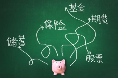 55歲以上老人如何買保險(xiǎn)？重疾險(xiǎn)賠錢多，為何我卻選了這2種險(xiǎn)？